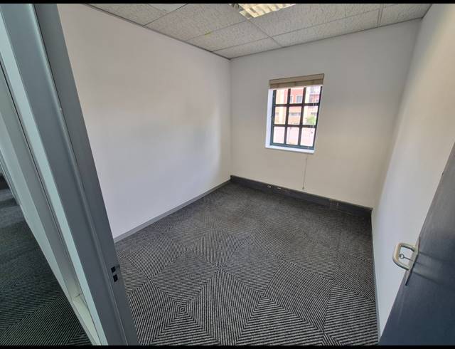 499M² OFFICE TO LET IN SUNNINGHILL